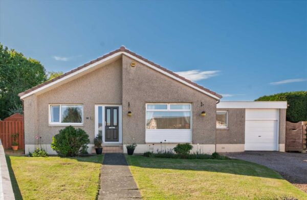 Pinewood Drive, Dalgety Bay