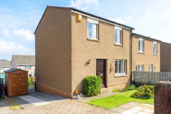 Calder Place, Dalgety Bay