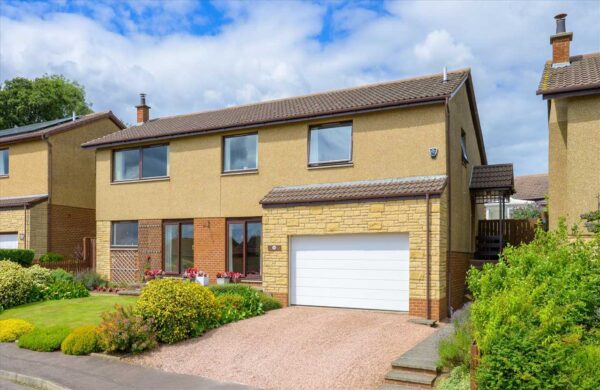 Lumsdaine Drive, Dalgety Bay