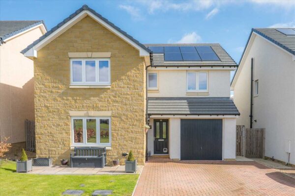 Curlew Way, Inverkeithing